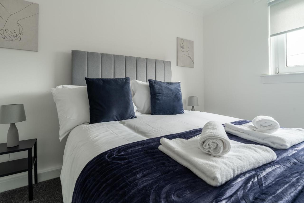 2 Bdr House By Caledonia Luxe Stays Short Lets & Serviced Accommodation Glasgow — Photos 3